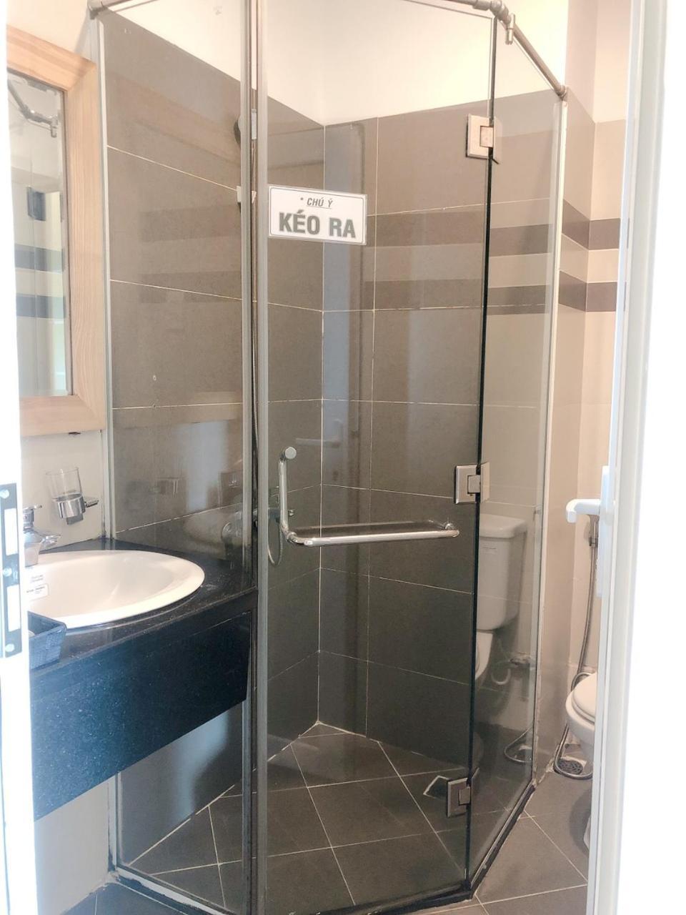 Royal Hotel مدينة هوشي منه المظهر الخارجي الصورة